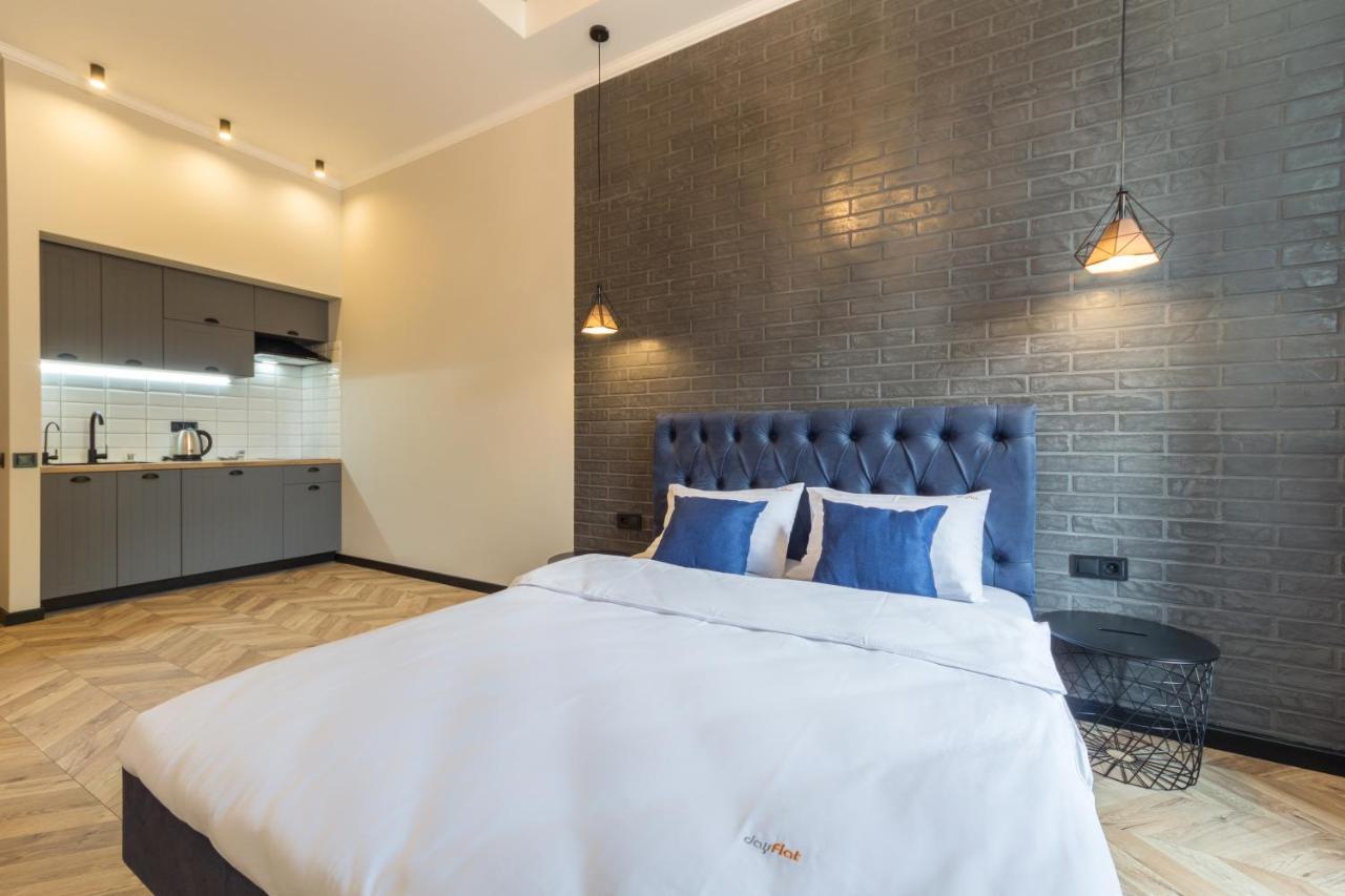 Loft Design Apartments Near Maidan Kyiv Exterior photo